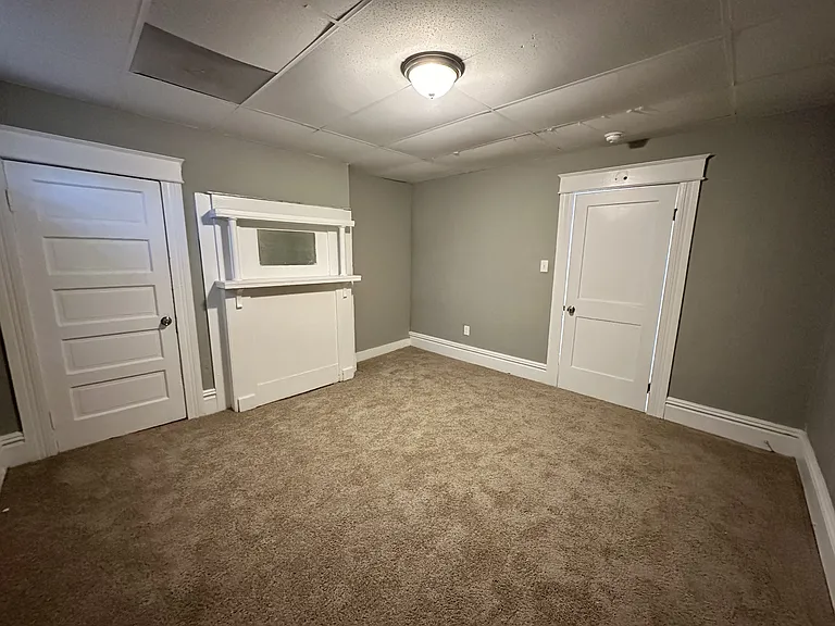 6820 Division Ave — Photo 2