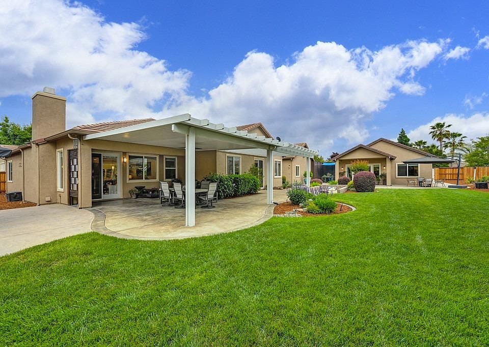 1st image of 610 Belhaven Ct