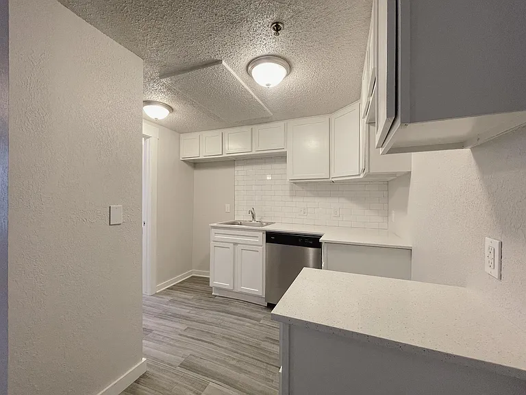 727 Culbertson Dr #312 — Photo 6