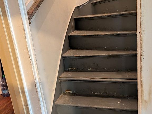 5th image of 411 W Court St