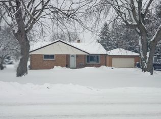 3080 Hubertus Rd, Hubertus, WI 53033