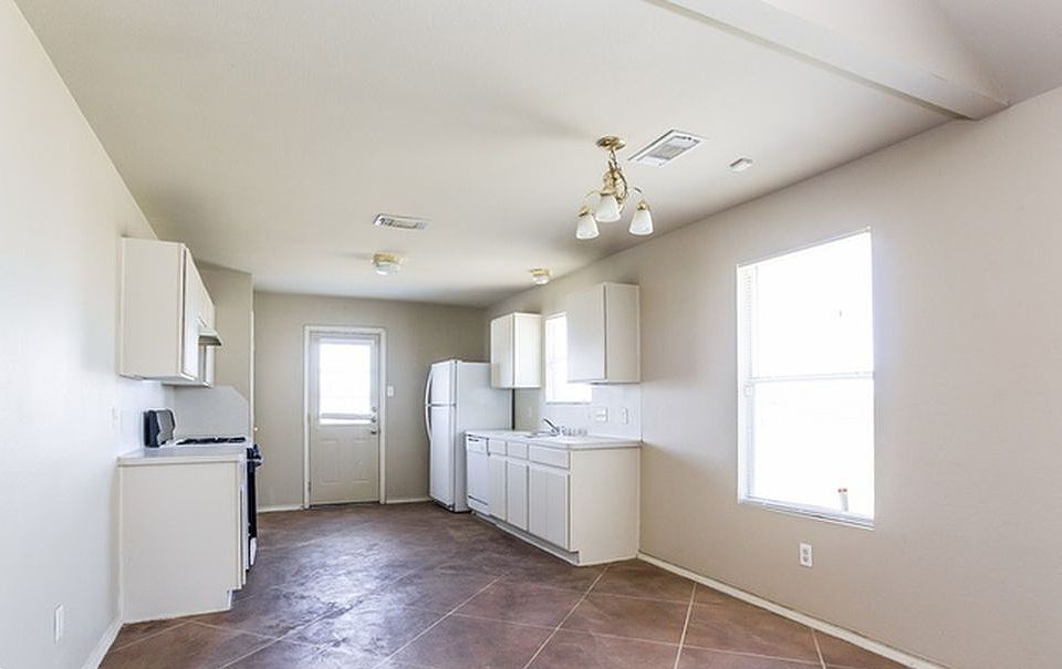 2nd image of 12531 Roxdale Ridge Dr #0
