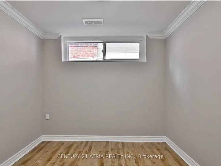 243 Harrygan Cres — Photo 12