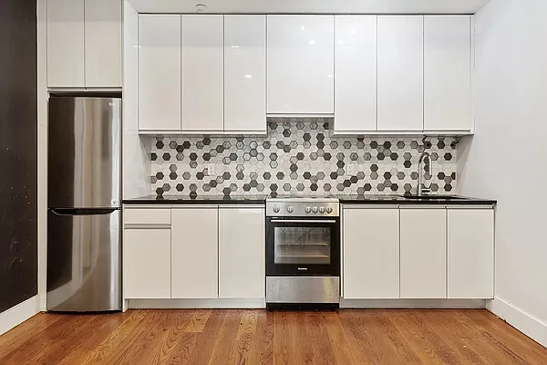 Rented by Douglas Elliman | media 33