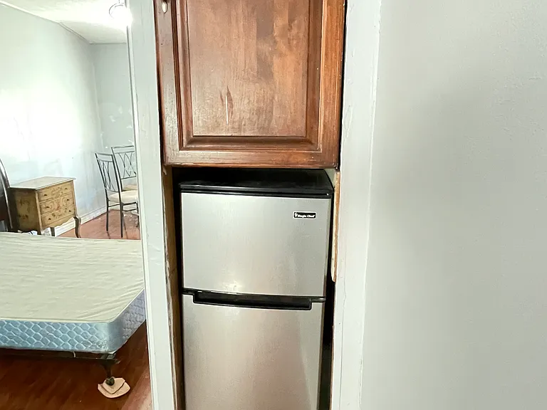 7908 Corbin Ave #A — Photo 8