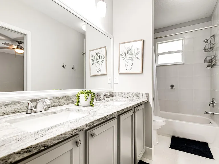 13354 Georgian Ct — Photo 21