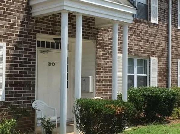 2110 Montreat Ln APT C, Vestavia Hills, AL 35216