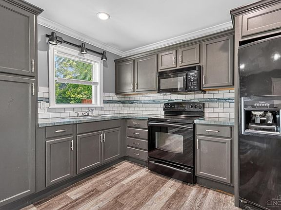 5th image of 501 Orchard St