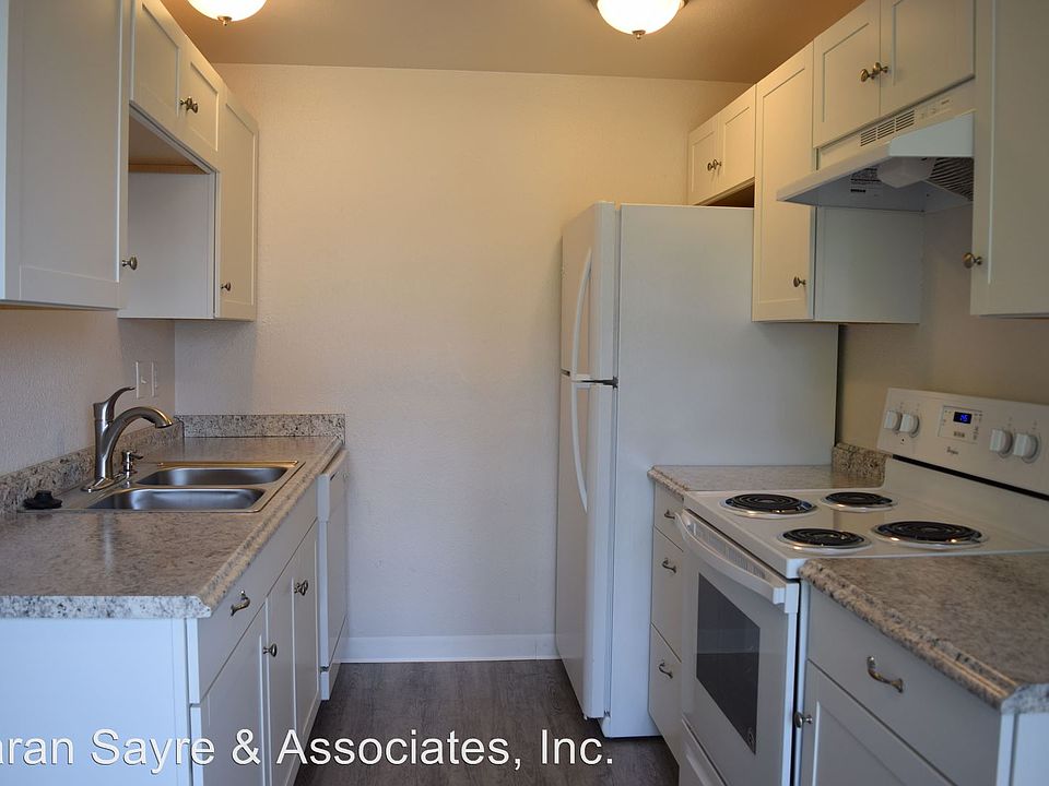 2nd image of 1717 S 305th Pl APT C