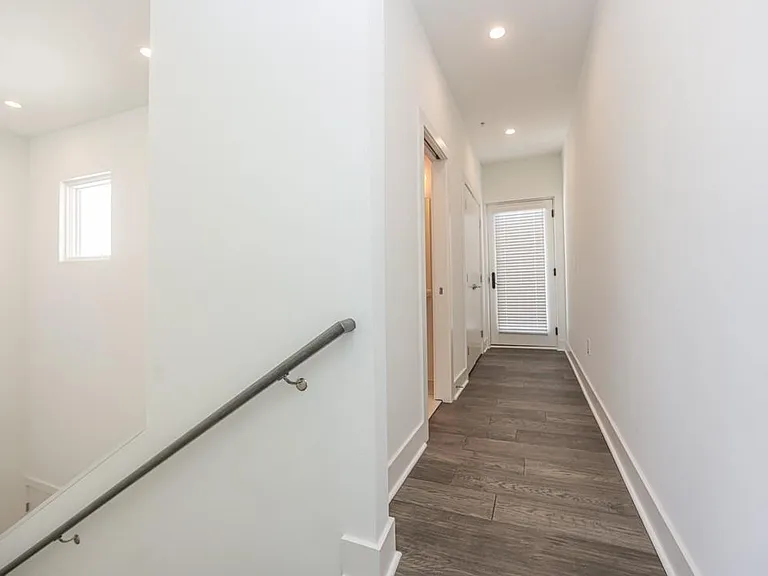 1145 Kirkwood Ave SE #14 — Photo 33