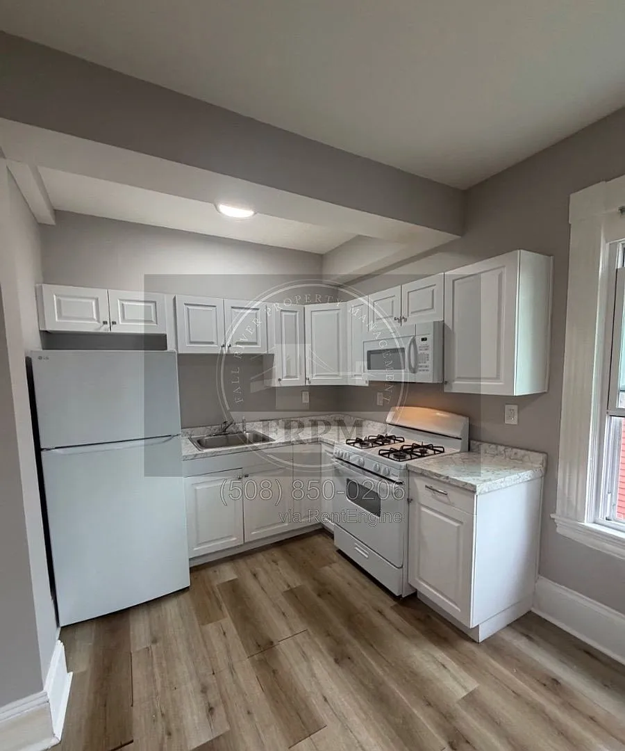 3 bed, 1.0 bath, $1,950 — Photo 1