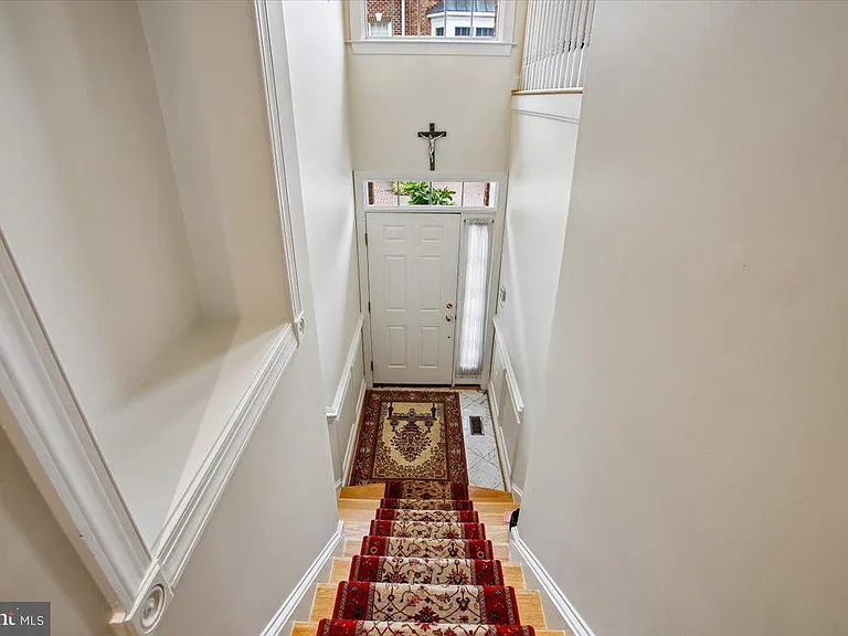 1309 McLean Crest Ct — Photo 4