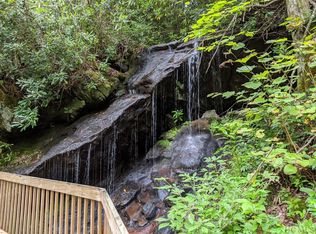 333 W Rochester Dr, Cashiers, NC 28717