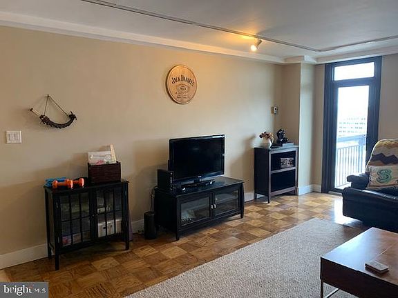 3rd image of 801 N Pitt St APT 806