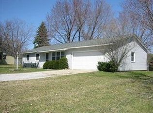 2254 Saint Joseph Ln, Valparaiso, IN 46385