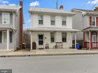 19 N Main St, East Prospect, PA 17317
