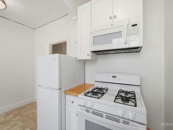 4th image of 3423 Fillmore St APT 208