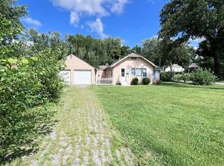 8249 Ward Pkwy, Kansas City, MO 64114