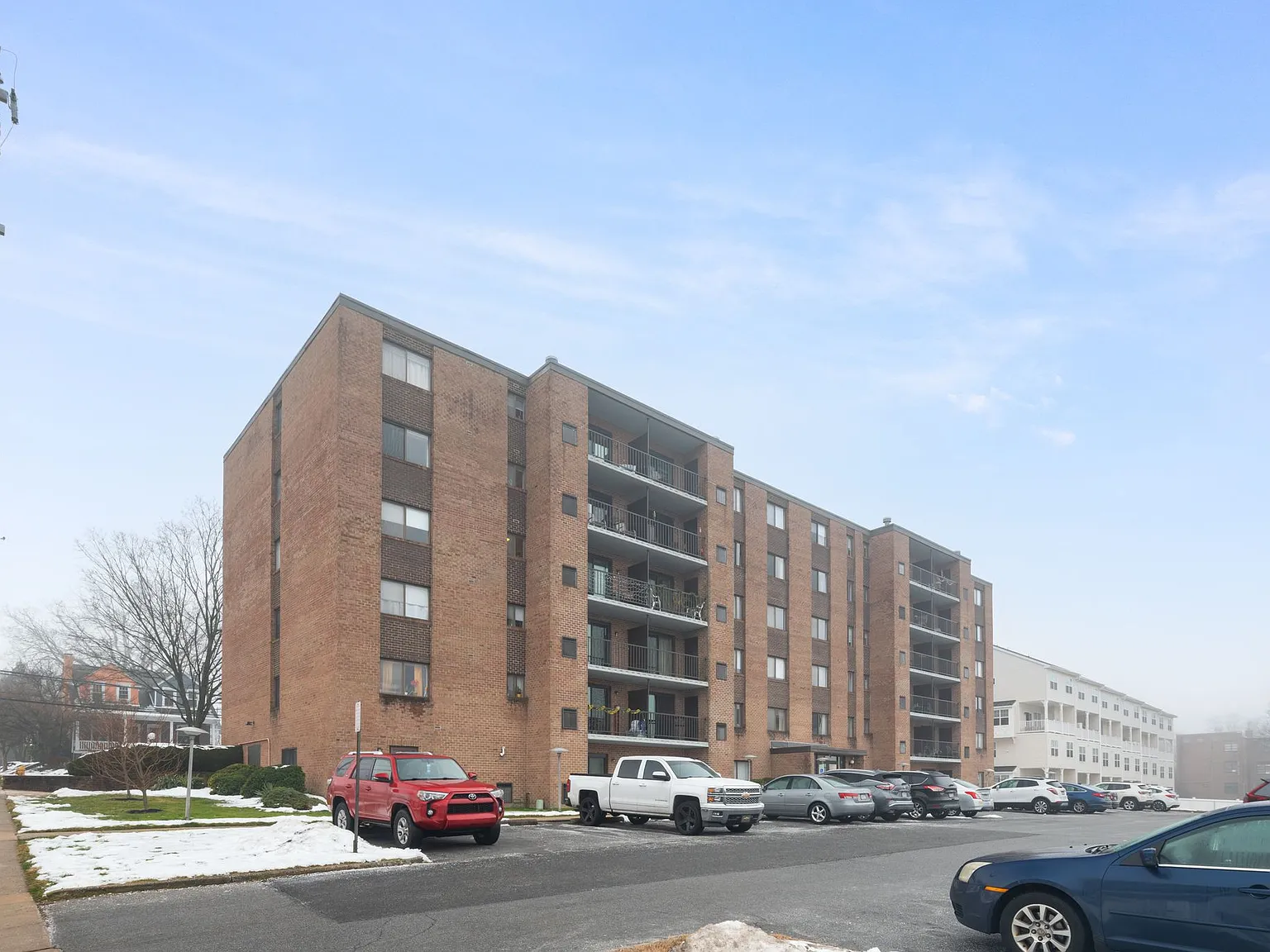 2 bed, 800 sqft, $1,900 — Photo 2