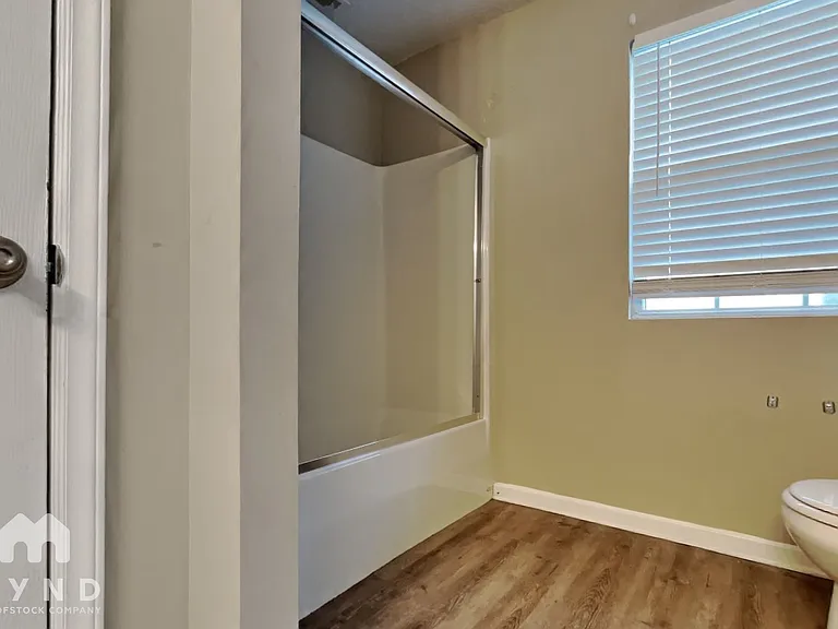 4076 Clovelly Dr — Photo 14
