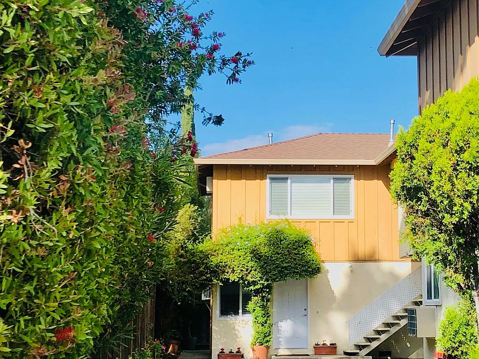 Unit B - front entrance.
To your left is the entrance to your own private patio