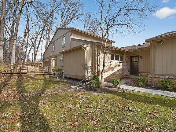 2nd image of 2355 Parliament Sq #2355