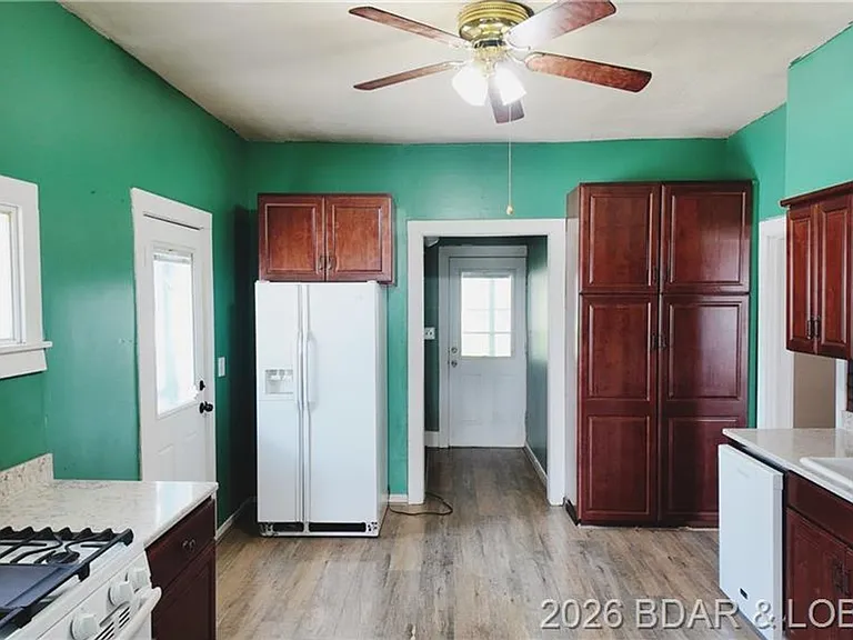112 N Aurora St — Photo 4