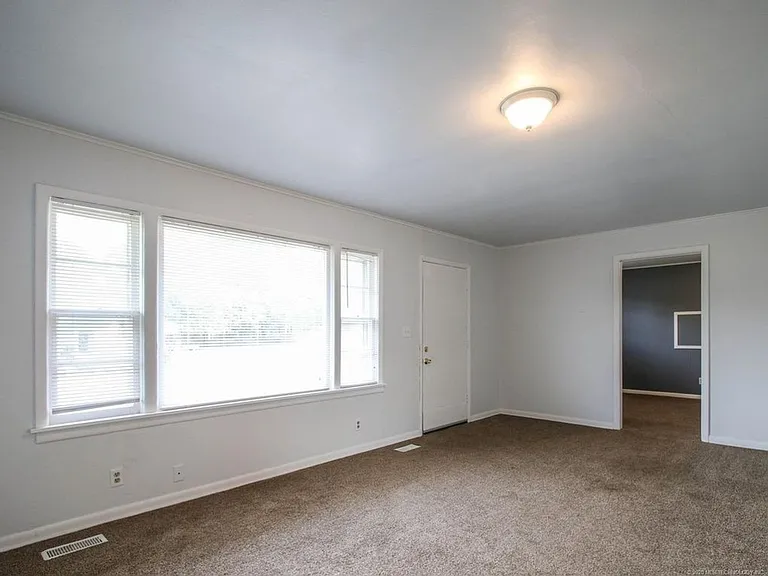 2536 W Easton St N — Photo 6