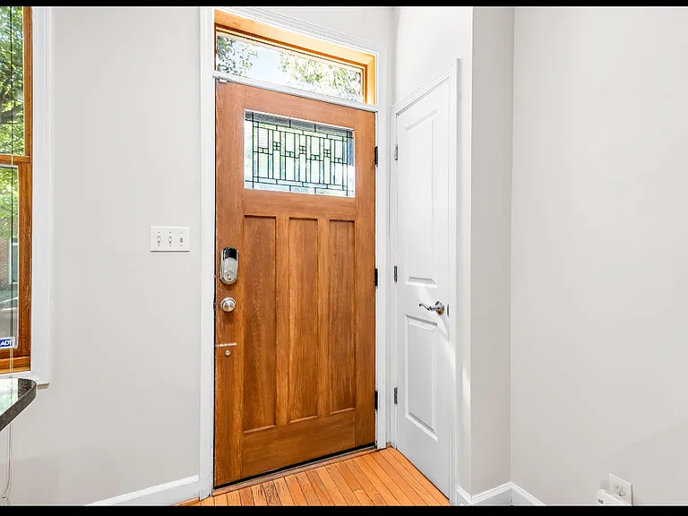 1346 Towson St — Photo 6