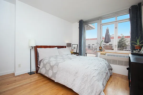 Rented by REAL New York | media 23