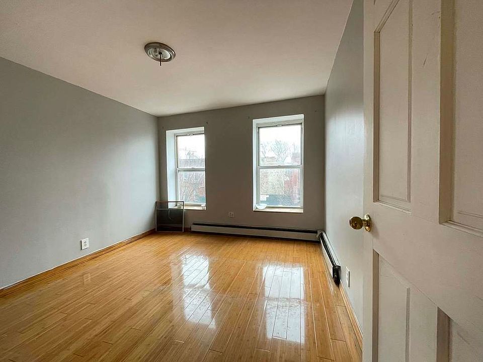 1st image of 371 Columbia St #22
