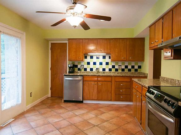5th image of 3461 Flintridge Dr