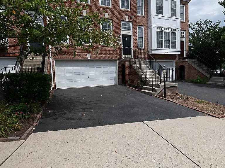 24635 Kings Canyon Sq — Photo 63