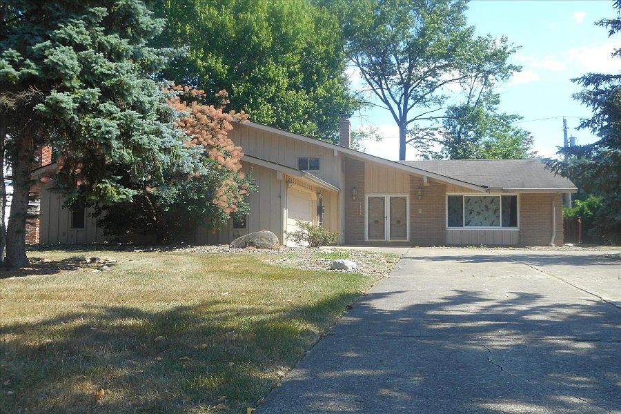 1st image of 27521 Edgepark Dr