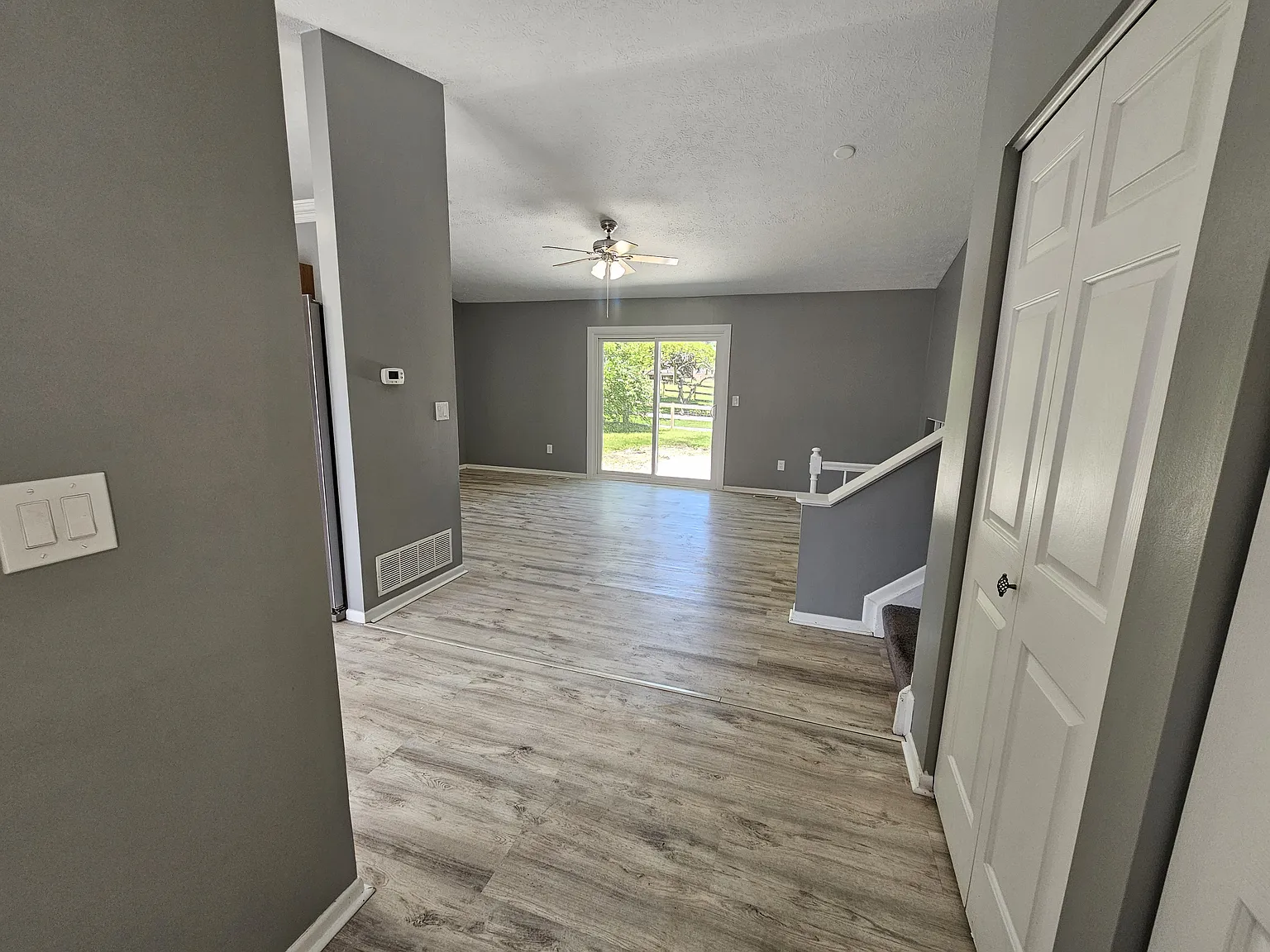 3 bed, 1378 sqft, $2,495 — Photo 2