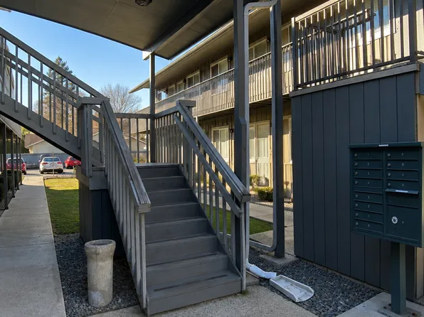 201A Valleyview Ave APT 3, Selah, WA 98942