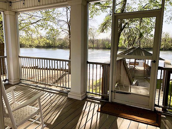 Main floor screened in porch