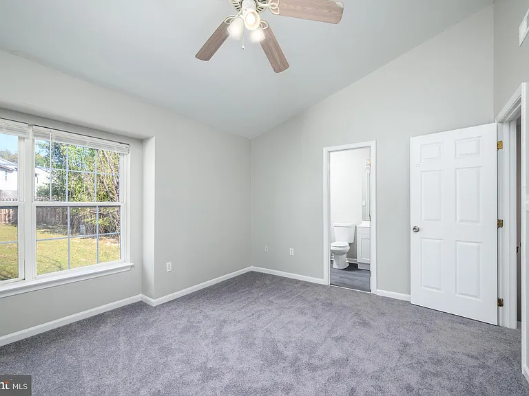 105 Brenwick Ct — Photo 14