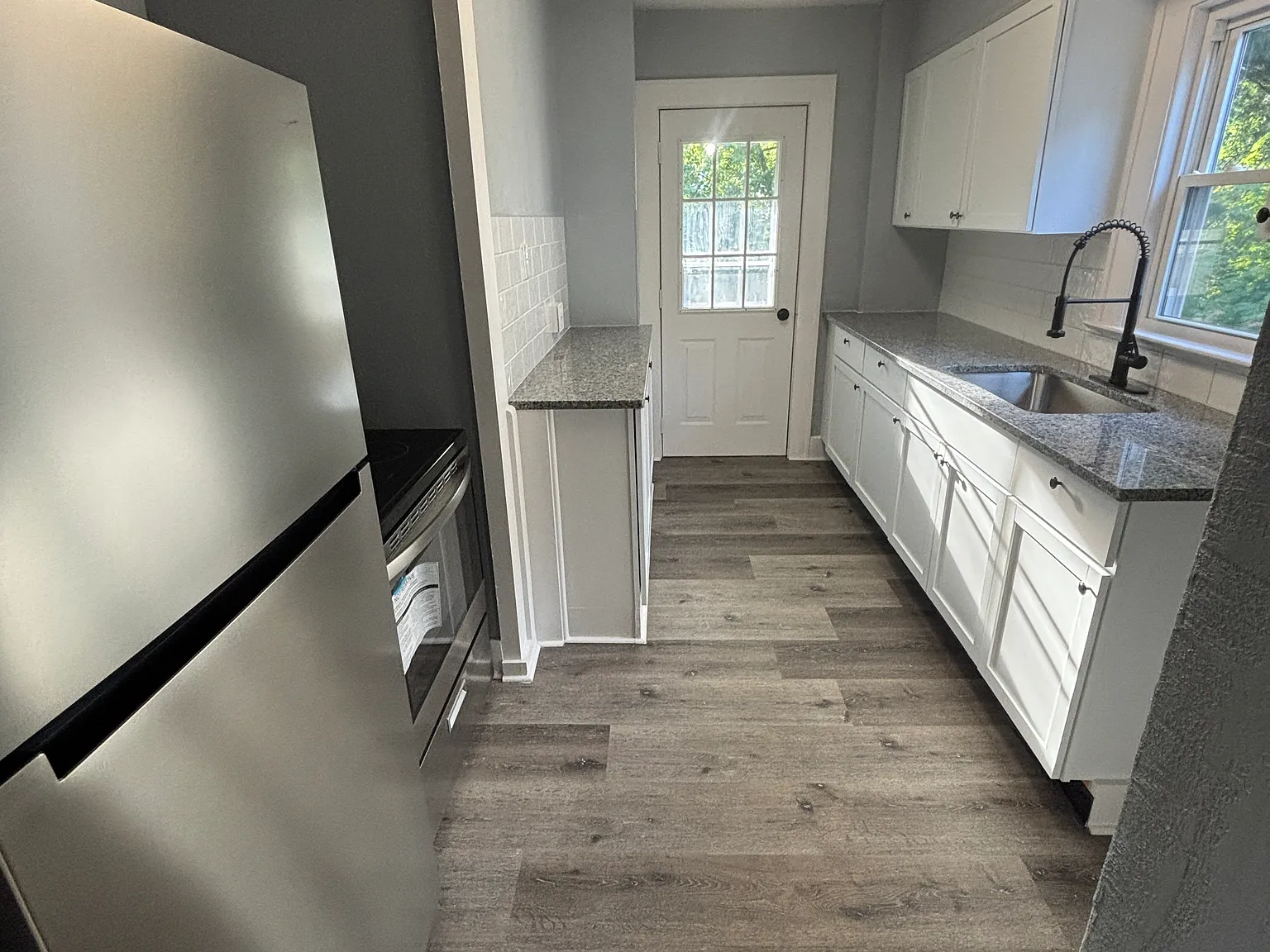 3 bed, 1.5 bath, 936 sqft, $1,250 — Photo 4