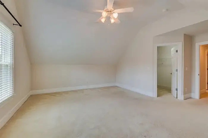 101 Tiffany Ct — Photo 38