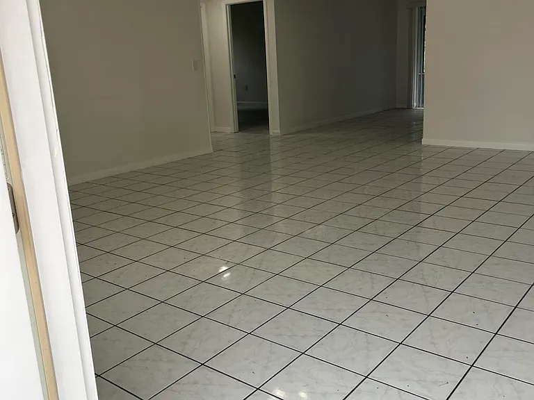 8956 SE 65th Way — Photo 17