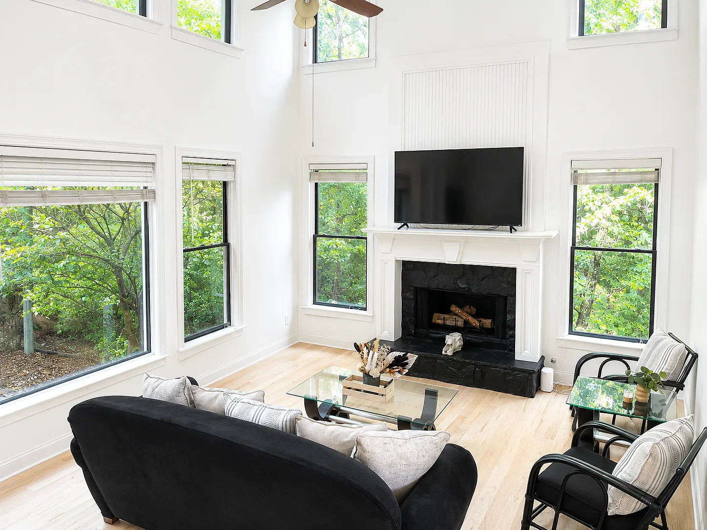 4 bed, 3.5 bath, 3560 sqft, $3,500 — Photo 4
