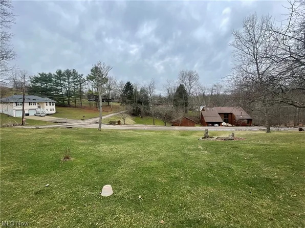 Seneca Dr, Parkersburg, WV 26104