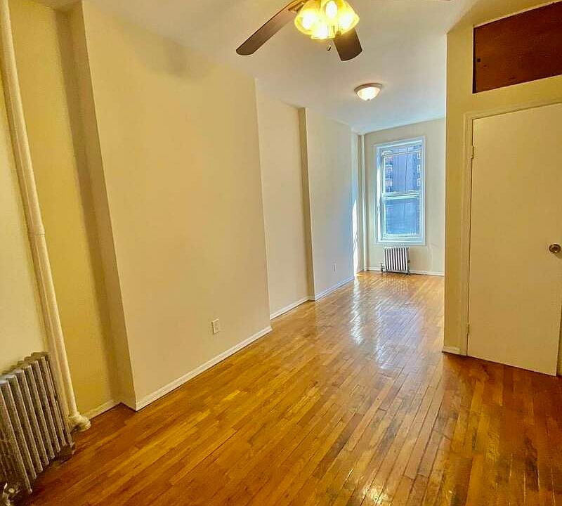 1st image of 440 E 75th St APT 19