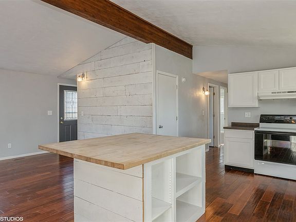 3rd image of 703 S C Ave