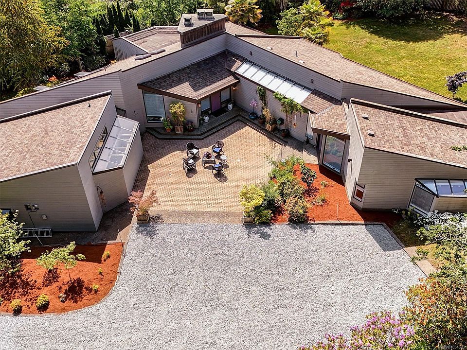 1st image of 596 Towner Rd