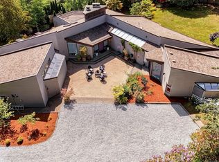596 Towner Rd, North Saanich, BC V8L 5L8