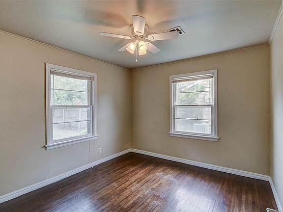 3rd image of 208 E 12th Pl