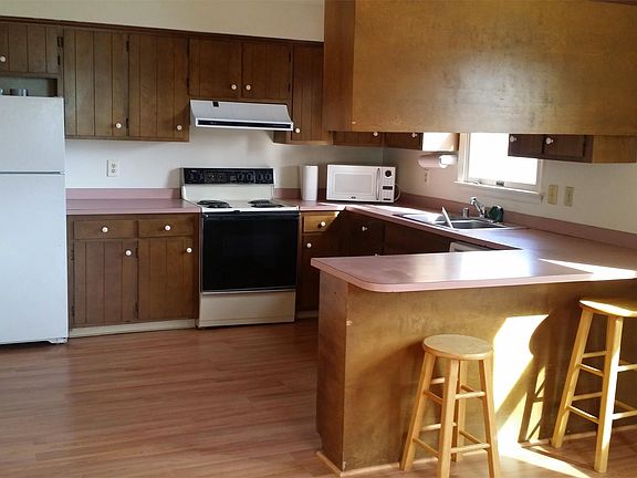 3rd image of 29 Westfield Dr