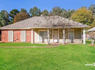 321 White Oak Dr, Brandon, MS 39047